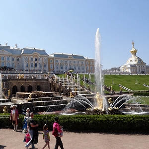 Peterhof mit Samsonbrunnen 300x300px